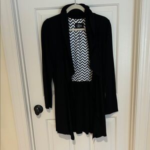 Split Black Open-Front Luii Jacket with pleats